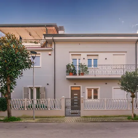 Dom wakacyjny Da Antonio Ristrutturata Luglio 2023 Viareggio