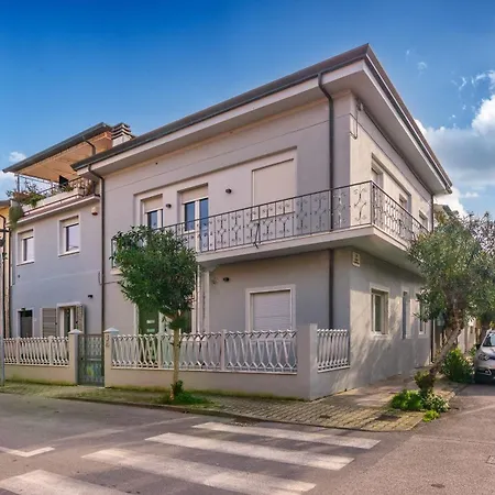 Da Antonio Ristrutturata Luglio 2023 Viareggio